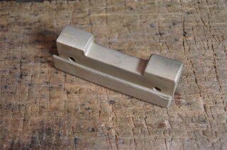 door window guide jaw front R/C107