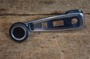 window crank W107-108-111-114-115-116 ( to plug )
