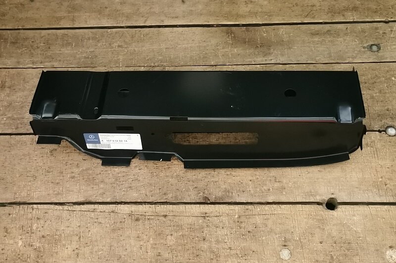 cross member below front seat RH R/C107 ( up to 05.85)