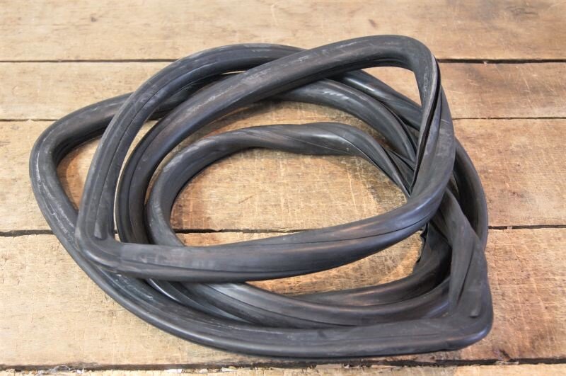 rear windscreen seal W108/109 OEM, 99,96