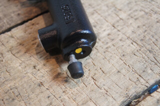 clutch slave cylinder (107,116 350)