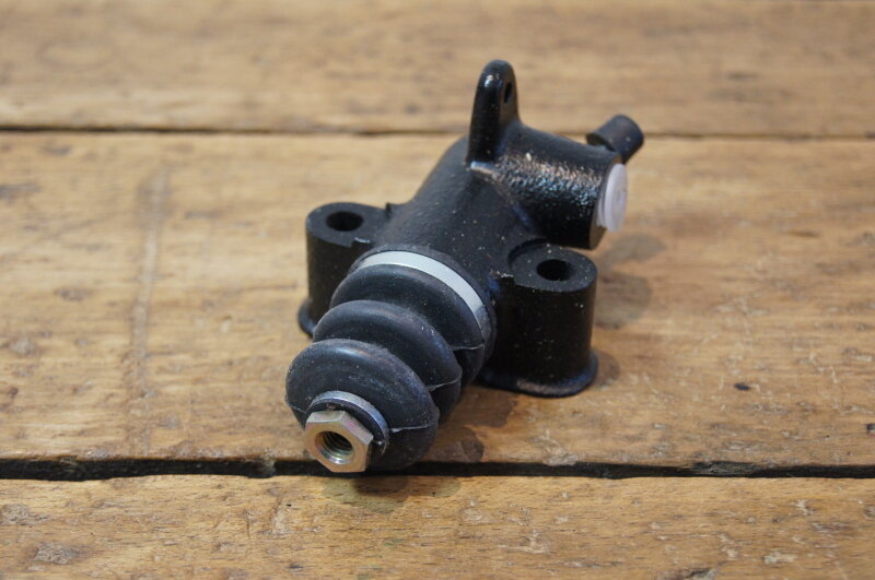clutch slave cylinder 0002951907 OE, 130,90