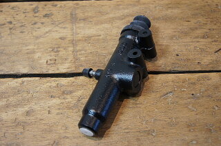 clutch master cylinder 0002952406 