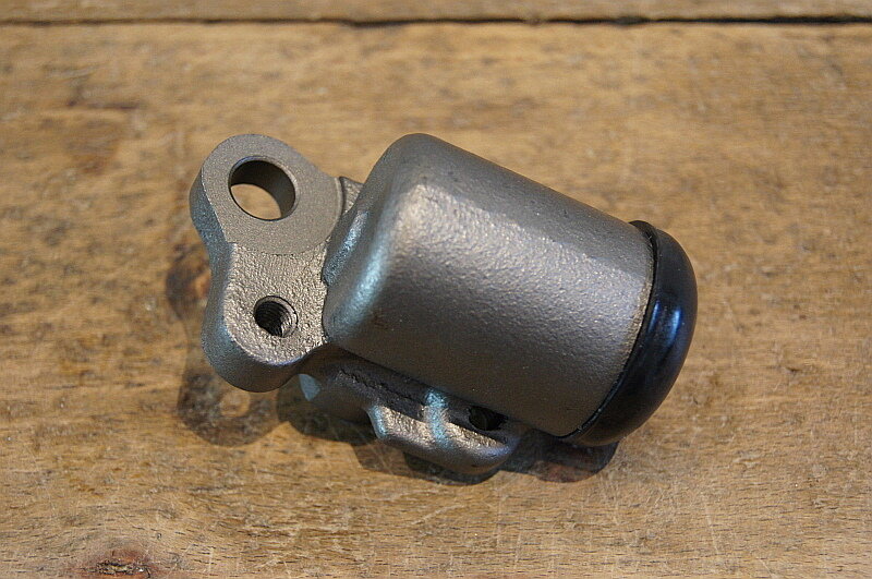 wheel brake cylinder W120/121 26,99mm , RH