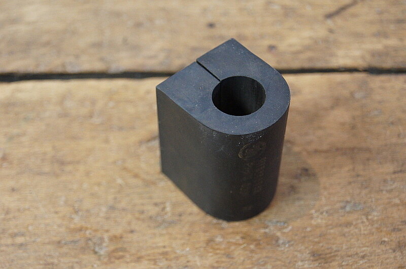 rubber mount front torsion bar, early W111 sedan, 16,66