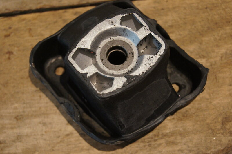 motor mount W123 1232415013, 17,40