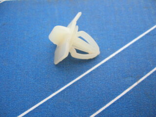 clip for front trim W114 W115 sedan, 1st series
