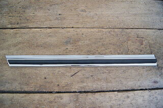 front left fender chrome trim W113