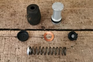 repair kit brake master cylinder, early W110/111 28.57mm