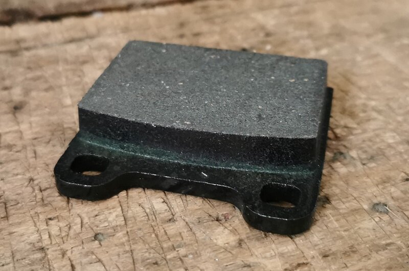 BREMSKLÖTZE BREMSBELÄGE HINTEN FÜR MERCEDES / VW