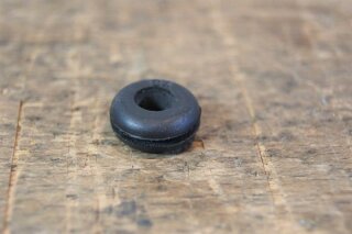 rubber grommet 7/10