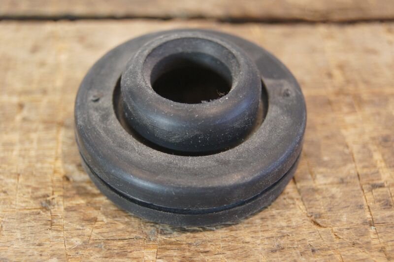 air filter rubber grommet W128 / 220SE, 15,47