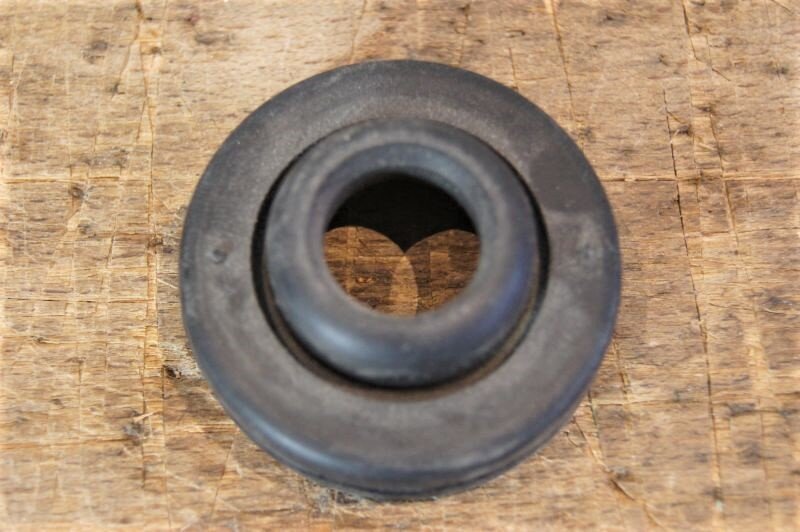 air filter rubber grommet W128 / 220SE, 15,47