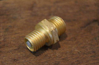threaded fitting with filter flow divider late M100,102,110,116,117