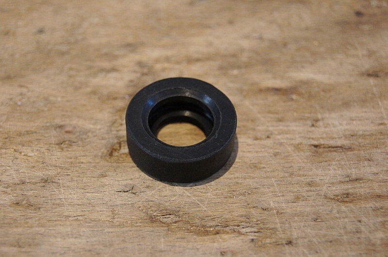 brake pedal rubber bumper to brake light switch W113, 10,71