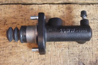 clutch master cylinder W114 / W115 RHD 