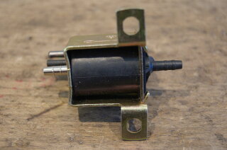 Umschaltventil / Magnetventil 0015407097