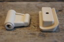 sunvisor pin+bracket, creme R107